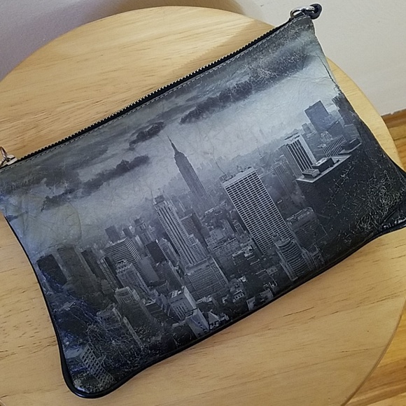 Studio Manhattan Handbags - I. STUDIO MANHATTAN ART & DESIGN
